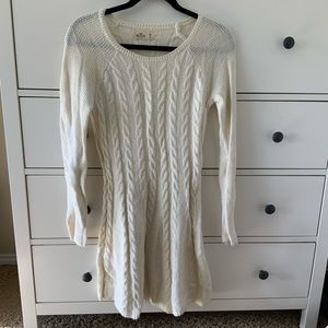 Cute cream colored American Eagle sweater dress.  Size medium.